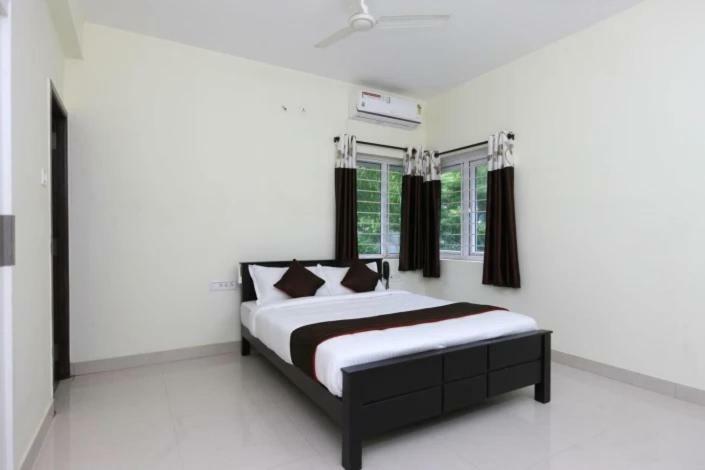 The Posh Residency, Ecr Bed & Breakfast Chennai Bagian luar foto