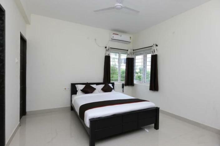 The Posh Residency, Ecr Bed & Breakfast Chennai Bagian luar foto